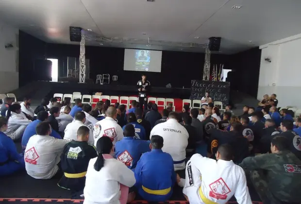 Seminário de Jiu-Jitsu reúne mais de 200 atletas em Artur Nogueira
