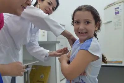 Amparenses podem atualizar caderneta de vacinação de crianças e adolescentes