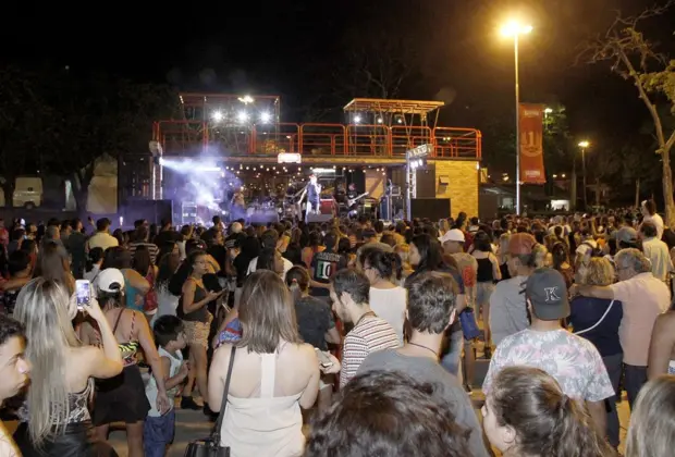 Shows musicais no aniversário de Jaguariúna levam 8 mil pessoas ao Parque Santa Maria