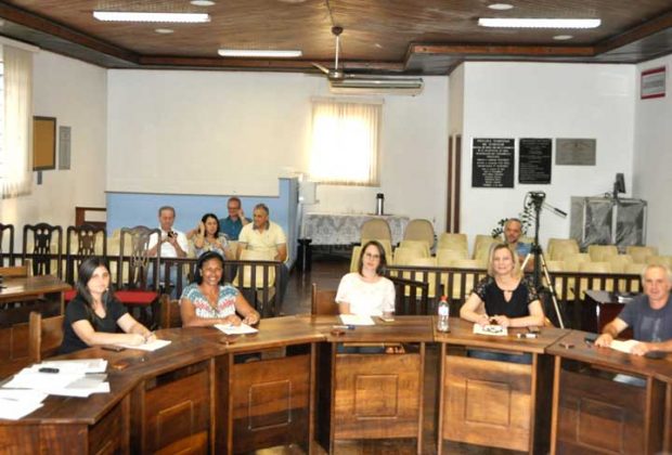 Conselho recebe denúncia de possíveis irregularidades na compra deMerenda Escolar