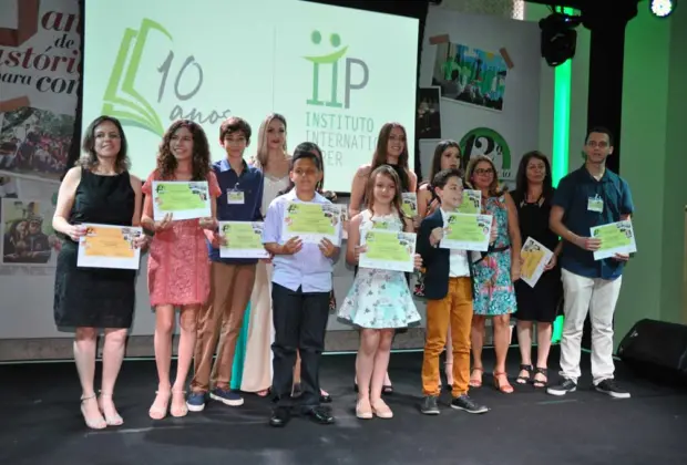 Estudantes guaçuanos são premiados em concurso
