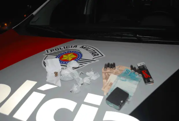 Homem é detido por tráfico de drogas e munição de uso restrito