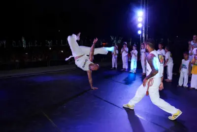 Ginástica, Capoeira e Corais animam a quarta-feira do Natal Luz