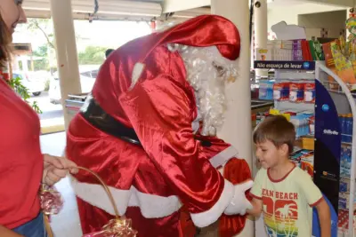 Papai Noel alegra crianças e adultos na Rota dos Imigrantes