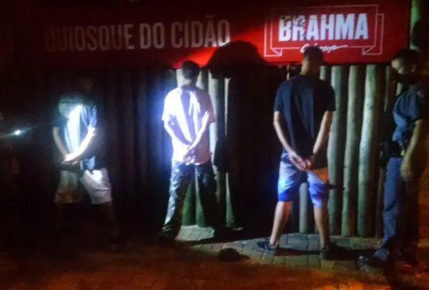 Três são detidos após pichar Terminal Rodoviário de Jaguariúna