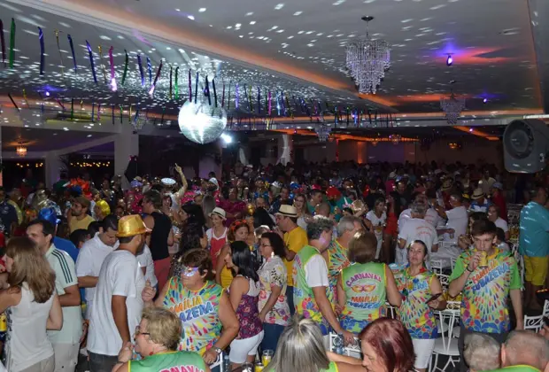 Sábado acontece o baile ‘Carnaval Alegria Tropical II’ Canoa Buffet com muitas atrações