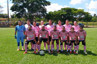 Equipes entram em campo para semifinais do Campeonato Amador