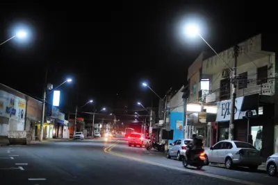 Avenida 9 de Abril é a primeira a receber luminárias de LED