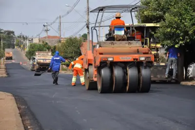 Iniciadas obras de recapeamento de ruas e avenidas