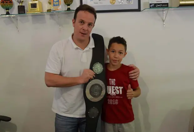 Samuel Bueno é campeão do maior torneio de lutas casadas para crianças do Brasil