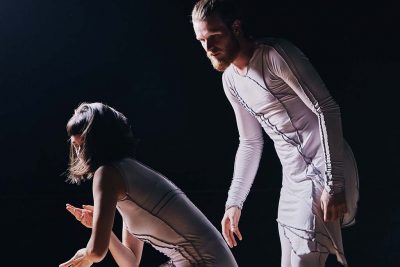 Espetáculo multimodal aposta em tecnologia para unir dança, música e literatura