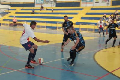 Segunda rodada do Campeonato de Futsal Veteranos comprova equilíbrio entre equipes