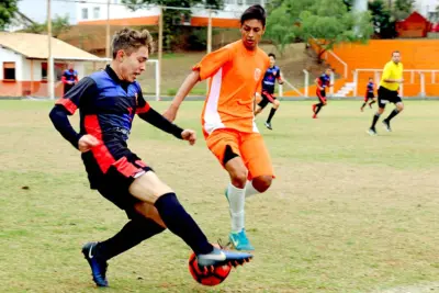 Copa de Futebol de Base mobiliza equipes da região em Holambra