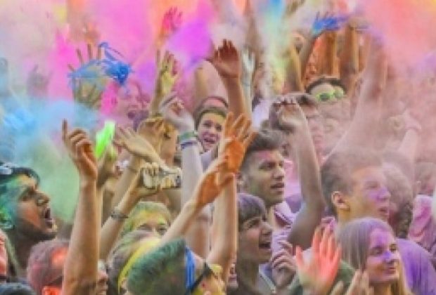 Prefeitura realiza primeira edição da “Sunset Colors” – A Festa”