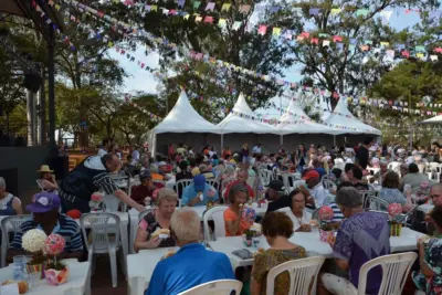 Arraiá da Melhor Idade reúne centenas de pessoas