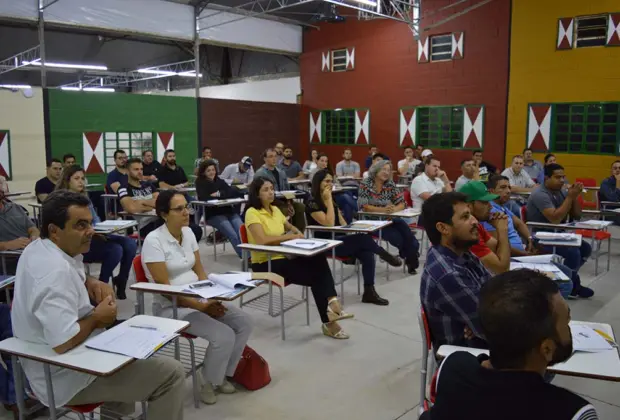 Primeira faculdade do Brasil voltada ao agronegócio completa um ano de existência