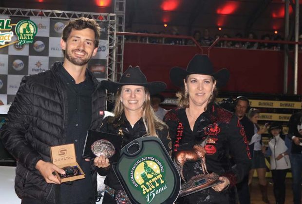Em noite histórica, Ana Carolina Cardozo leva título do Campeonato Nacional de Três Tambores no JRF 2018