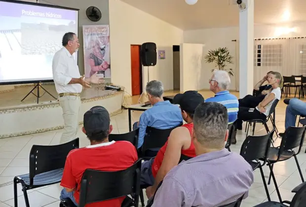 Produtores e moradores se reúnem para discutir energias sustentáveis