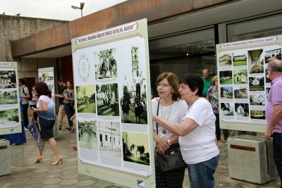 Exposição com 350 fotos destaca arquitetura da Jaguariúna antiga na Praça Umbelina Bueno