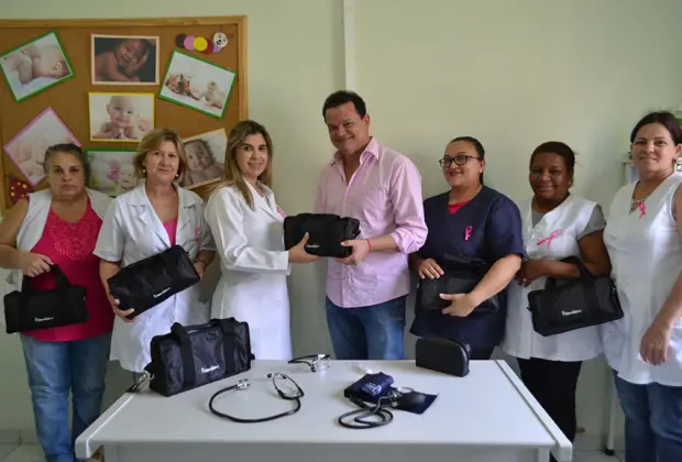 Secretaria de Saúde distribui kits para profissionais da rede pública de Cosmópolis