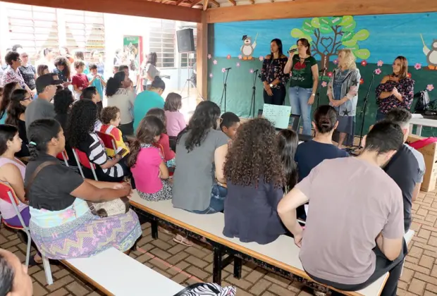 Escola Amiga na EMEB Ângelo Bizzo teve homenagem aos professores e premiação da Gincana do Óleo