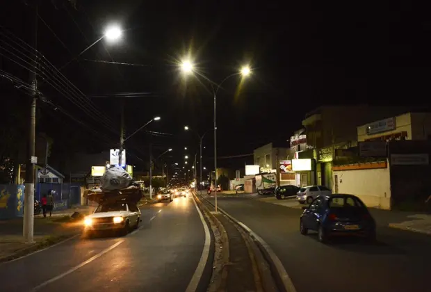 Iluminação da Avenida Mogi Mirim é reforçada com luminárias de LED