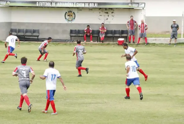 Semifinais do Campeonato de Futebol Master serão disputadas neste domingo