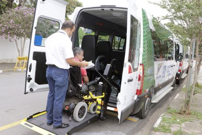Jaguariúna triplica capacidade de transporte de deficientes com três novos veículos adaptados