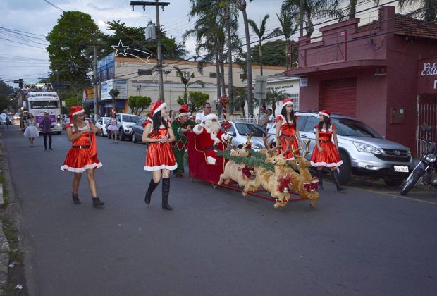Parada de Natal com duas repetições fez sucesso em Mogi Guaçu