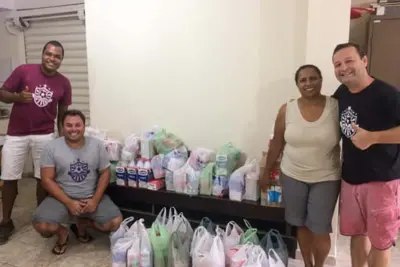 Futebol Solidário entrega mais de 300 litros de leite para a Pastoral da Criança
