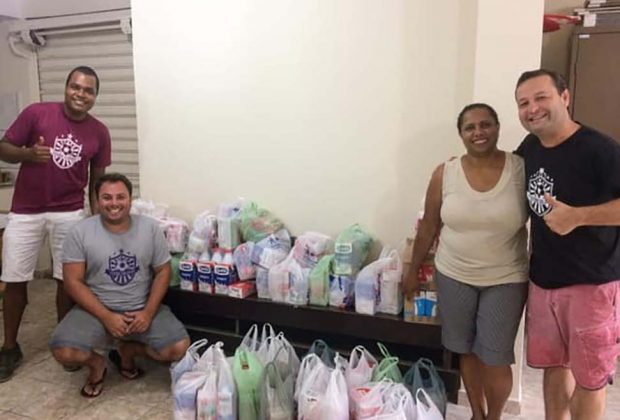 Futebol Solidário entrega mais de 300 litros de leite para a Pastoral da Criança