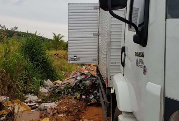 Novamente, Polícia Municipal flagra morador descartando lixo em local proibido