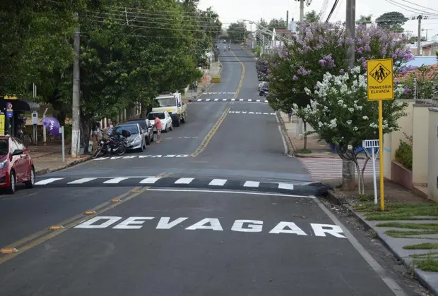 SOV atende moradores e instala novos dispositivos de segurança na rua florianópolis