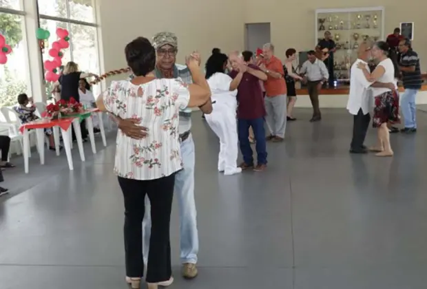 Baile da Terceira Idade com tema de Carnaval será nesta terça