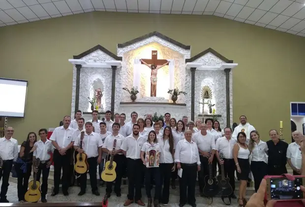 Orquestra de Violeiros de Pedreira participa de Missa Caipira, em Indaiatuba