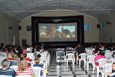 “Projeto Cine Céu” trouxe a magia do cinema para Pedreira