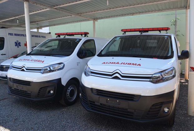 Prefeitura recebeu três novos carros para reforçar a frota da saúde