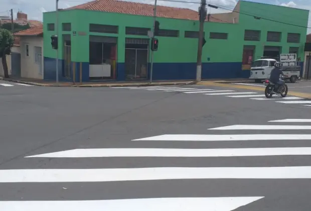 Sinalização para pedestres já funciona no cruzamento do ‘Bar do Juca’