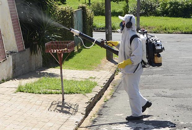 Vigilância Sanitária aplica primeira multa em ação de combate à Dengue