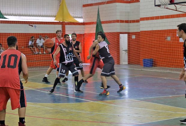 Jogos acirrados marcam primeira rodada da Copa Annie Krabbenborg de Basquete