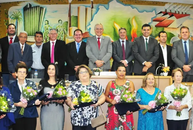 Mulheres são homenageadas pela Câmara Municipal