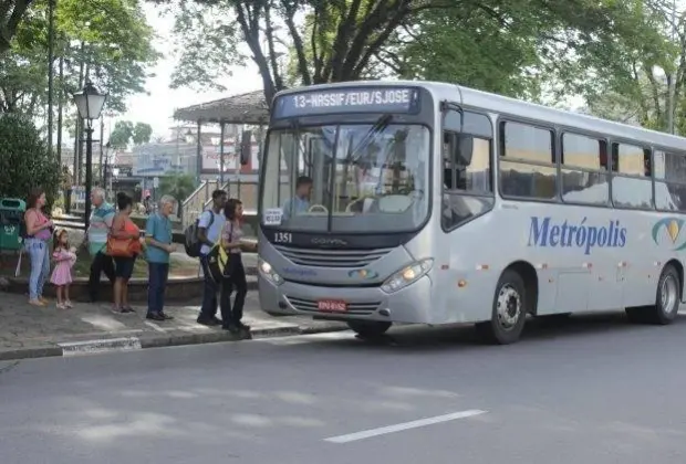 Embarque e desembarque de mulheres, idosos e deficientes físicos em locais mais seguros, mesmo fora do ponto de ônibus, é aprovado na Câmara Municipal