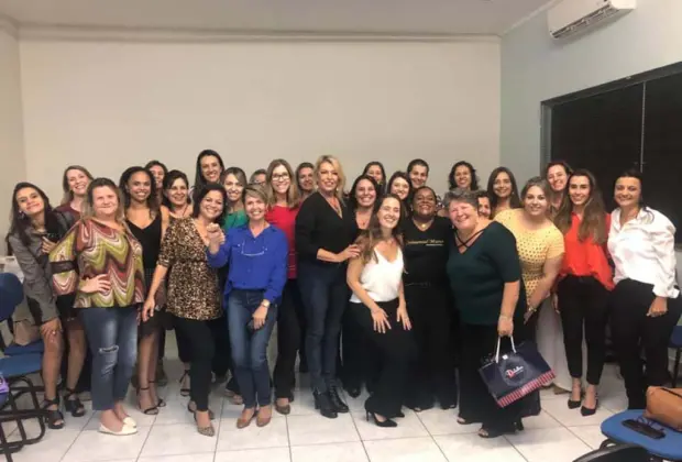 Mulheres dão a mão no ramo empreendedor