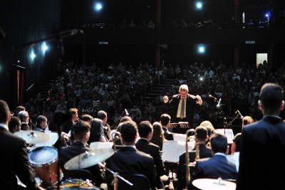 Público lota Teatro Tupec para assistir ao Concerto de Aniversário