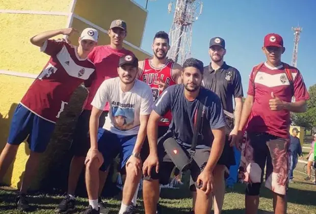 Organizada pela Prefeitura, Caminhada do Salvador leva centenas de participantes ao Morro do Cristo