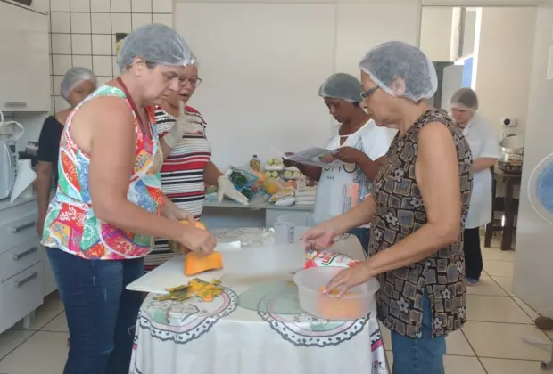 Curso de alimentação saudável e nutrição são realizados