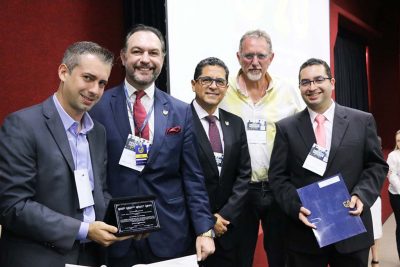 UniFAJ premia prefeitos por incentivo à educação
