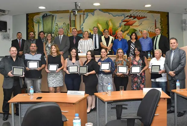 Profissionais da saúde são homenageados pela Câmara Municipal