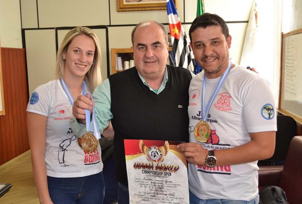 Atletas pedreirenses medalhistas na Argentina estiveram visitando o prefeito Hamilton Bernardes Junior