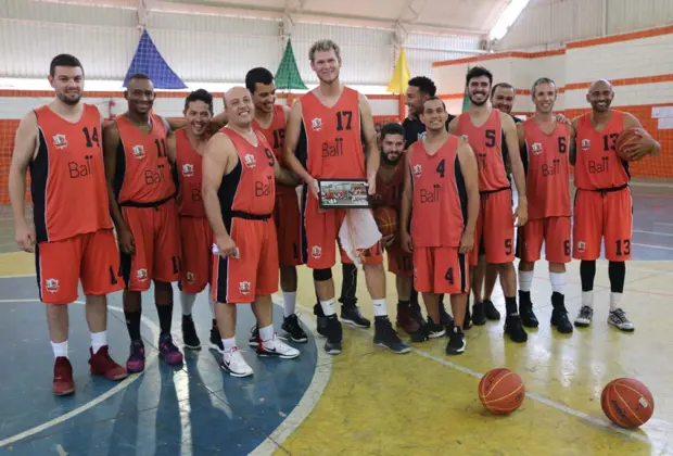 Sábado tem a final da Copa de Basquete Annie Krabbenborg no Ginásio Municipal